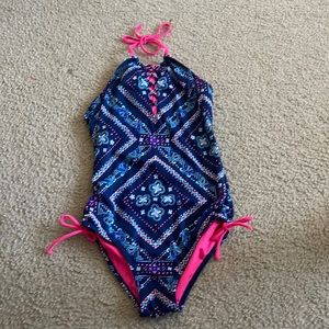 One piece swim suit